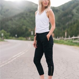 Zyia Black Everywhere Zipper Jogger. Size L.